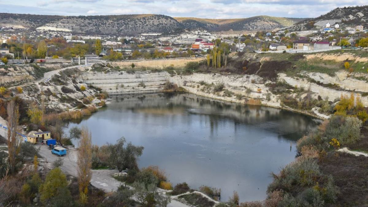 З Інкерманського кар'єру готуються перекачувати воду для Севастополя З Інкерманського кар'єру готуються перекачувати воду для Севастополя