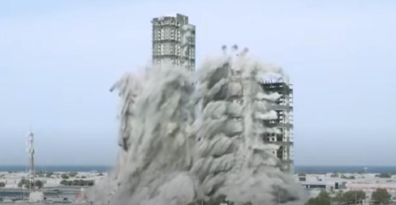 В ОАЭ одновременно взорвали 4 небоскребы – удивительное видео