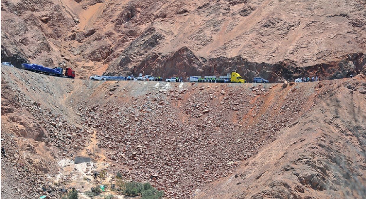 У Перу мікроавтобус злетів у яр: багато жертв і постраждалих У Перу мікроавтобус злетів у яр: багато жертв і постраждалих