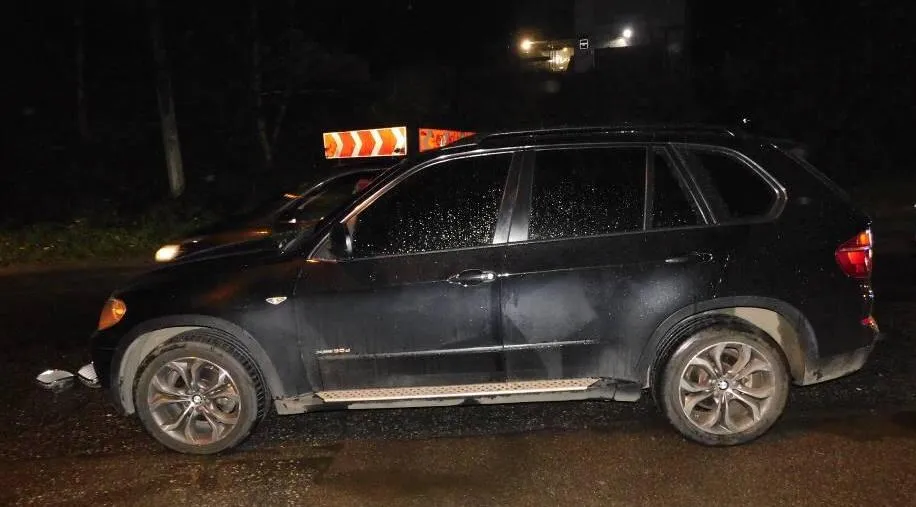 Бив водія і стріляв: у Львові чоловік хотів втекти з місця ДТП – фото Бив водія і стріляв: у Львові чоловік хотів втекти з місця ДТП – фото