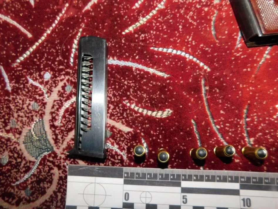 Бив водія і стріляв: у Львові чоловік хотів втекти з місця ДТП – фото Бив водія і стріляв: у Львові чоловік хотів втекти з місця ДТП – фото