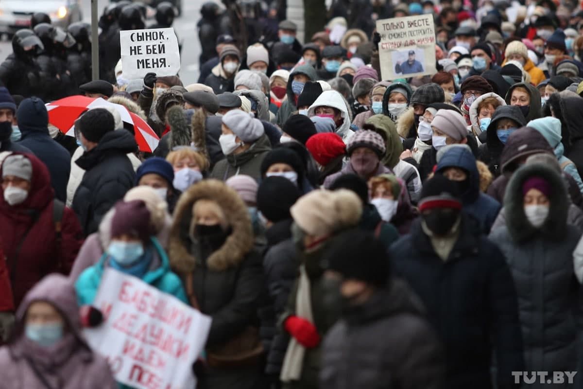 У МВС Білорусі виправдали застосування спецзасобів силовиками У МВС Білорусі виправдали застосування спецзасобів силовиками