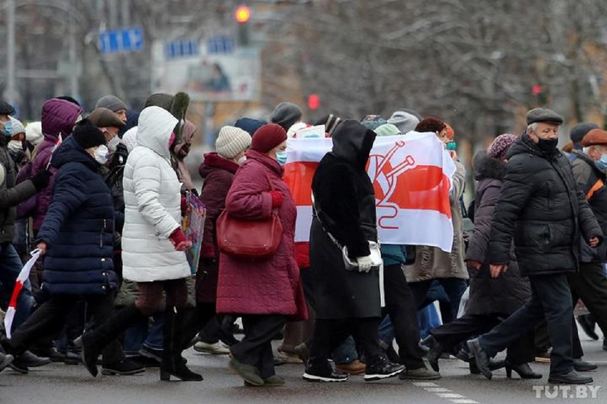 Марш мудрості у Мінську: на вулицях протестують пенсіонери – фото