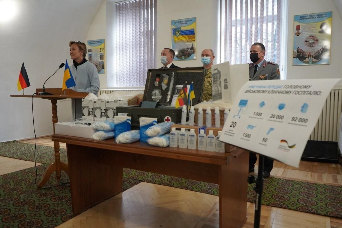 Германия передала Вооруженным силами Украины 20 аппаратов ИВЛ
