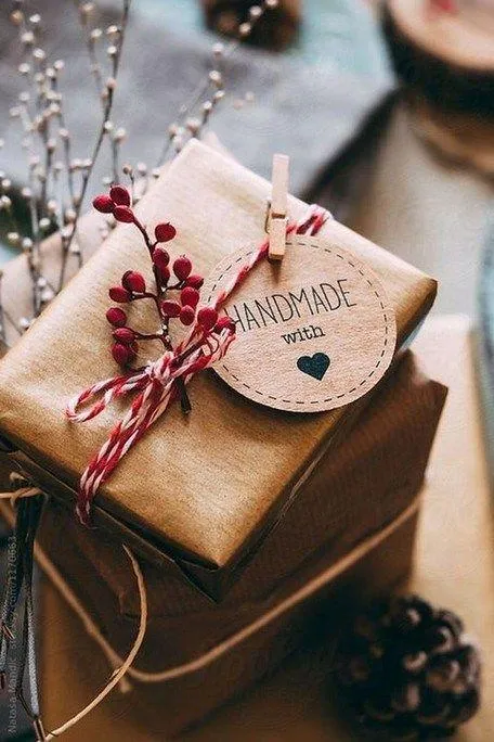 Подарунок із підручних матеріалів Подарунок із підручних матеріалів