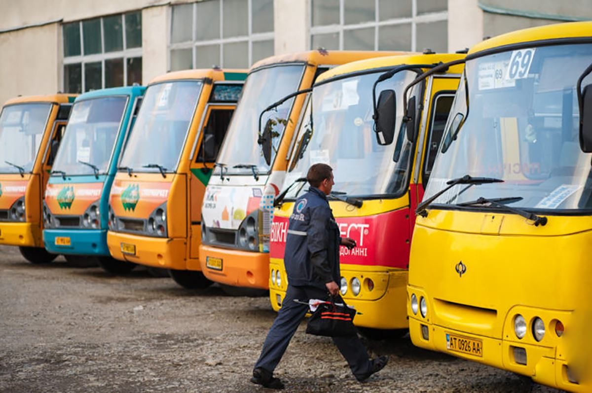 Новейшие технологии в маршрутках во время карантина в Ивано-Франковске Новейшие технологии в маршрутках во время карантина в Ивано-Франковске