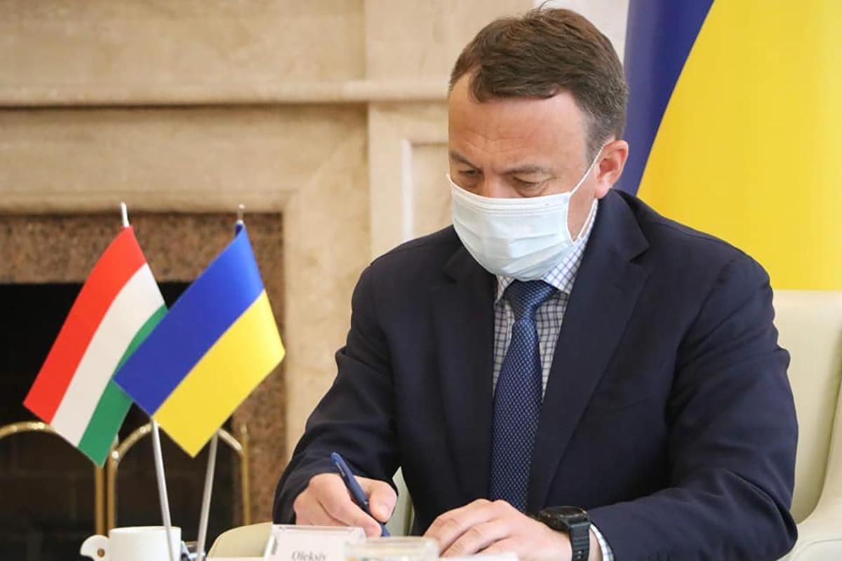 Петров требует СБУ объяснить обыски в благотворительном фонде Петров требует СБУ объяснить обыски в благотворительном фонде