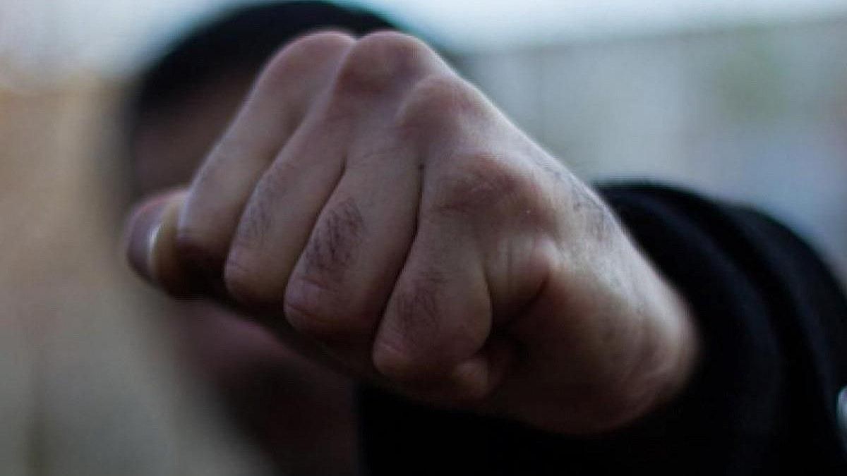 У Львові 30.11.2020 неадекватний чоловік побив патрульних У Львові 30.11.2020 неадекватний чоловік побив патрульних