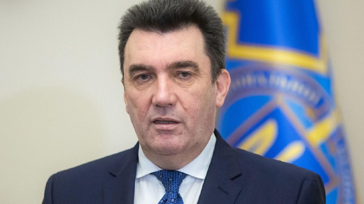 Данилов посоветовал украинцам укреплять иммунитет чесноком и луком