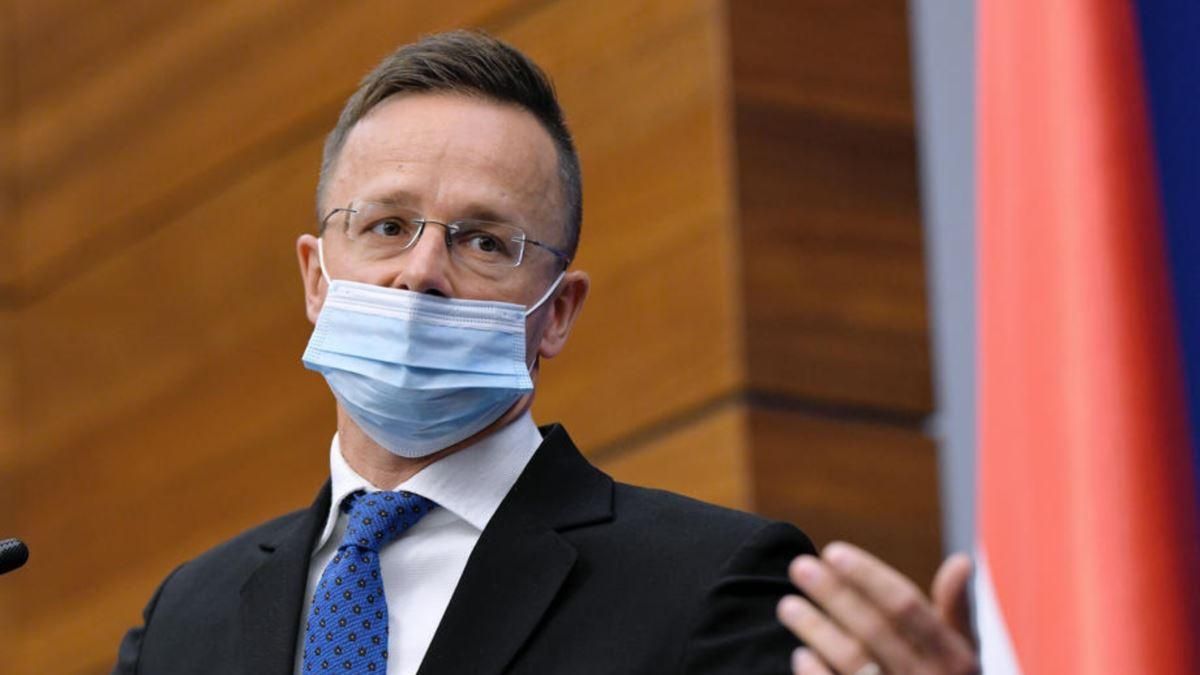 Глава МИД Венгрии Сийярто доложил НАТО о ситуации в Закарпатье Глава МИД Венгрии Сийярто доложил НАТО о ситуации в Закарпатье