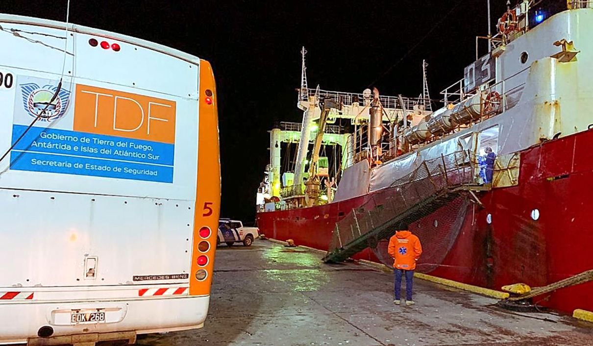 Сотни тысяч моряков застряли на судах из-за COVID-19 - ООН Сотни тысяч моряков застряли на судах из-за COVID-19 - ООН