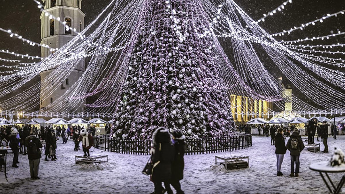 Большинство мэров городов Украины поддержало полный запрет концертов, ярмарок и установление елки на Новый Год 2020