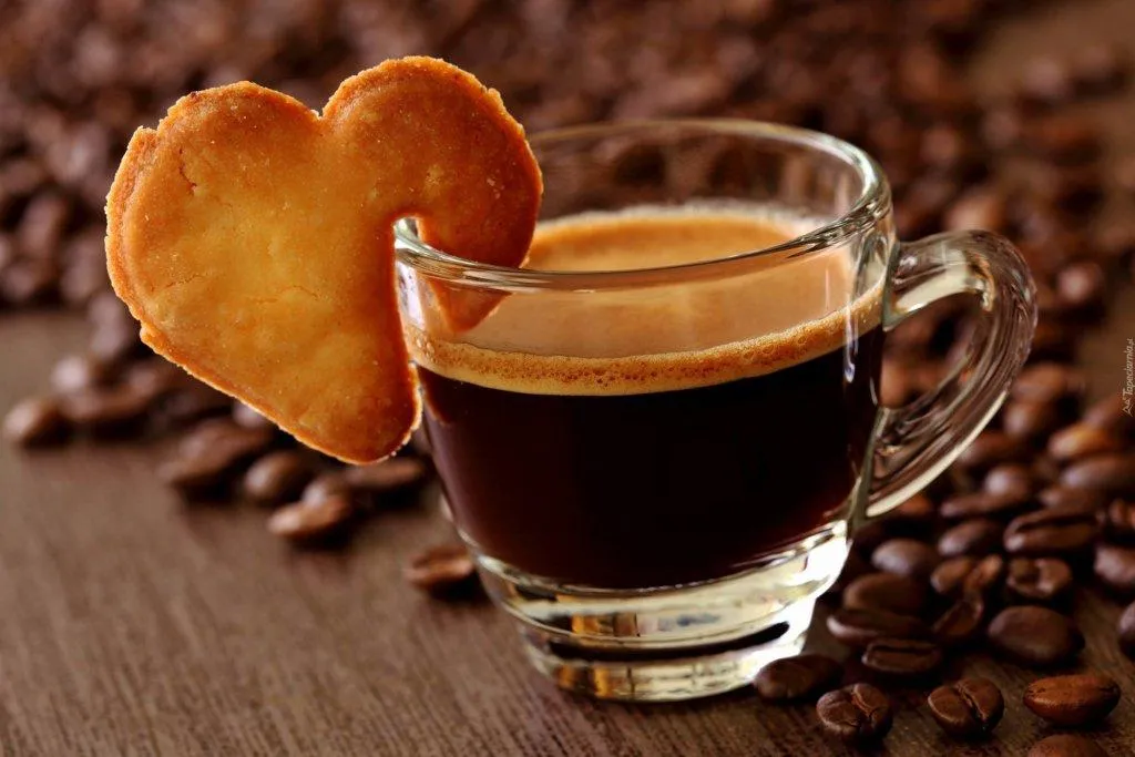 Сладости к кофе тоже добавляют калорий вашем рациона