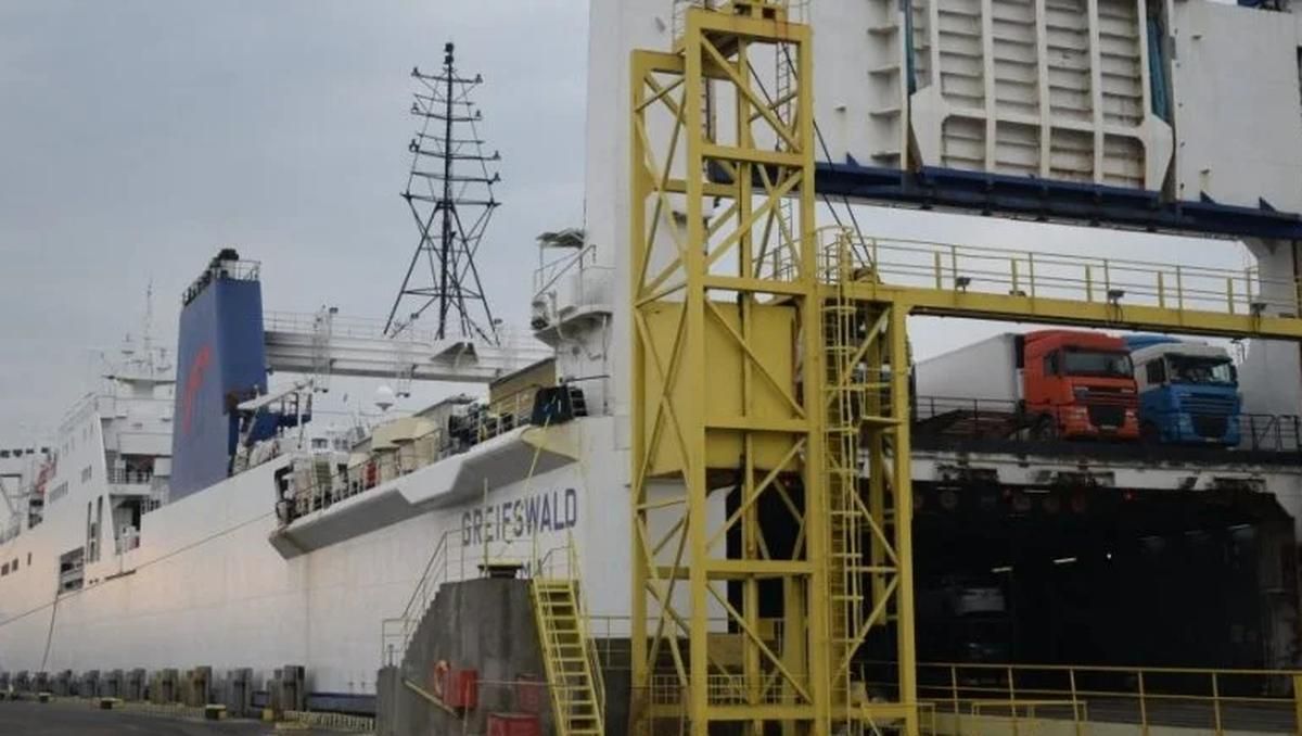 У порту Чорноморська знайшли тіло водія-іноземця У порту Чорноморська знайшли тіло водія-іноземця