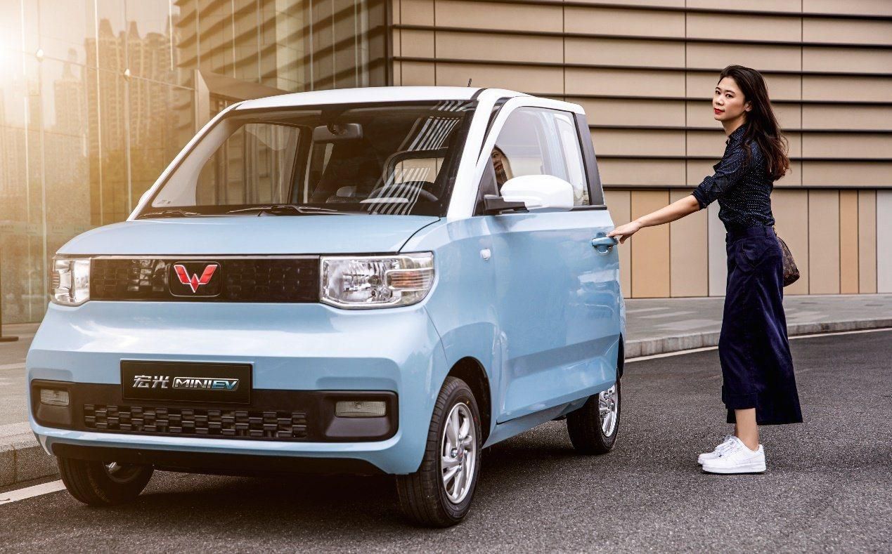 MINI EV – найпопулярніший у Китаї електромобіль за ціною 4400 доларів