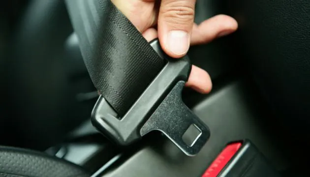 Кріплення ременя безпеки Кріплення ременя безпеки