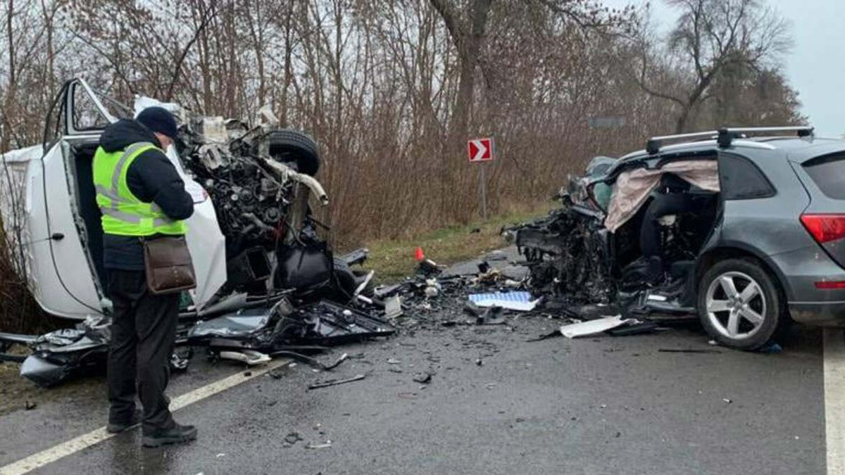 У смертельній ДТП на Львівщині 03.12.2020 загинули 3 людей: фото автотрощі У смертельній ДТП на Львівщині 03.12.2020 загинули 3 людей: фото автотрощі