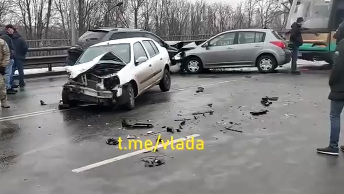 У Броварах сталася масштабна ДТП за участю 9 автівок