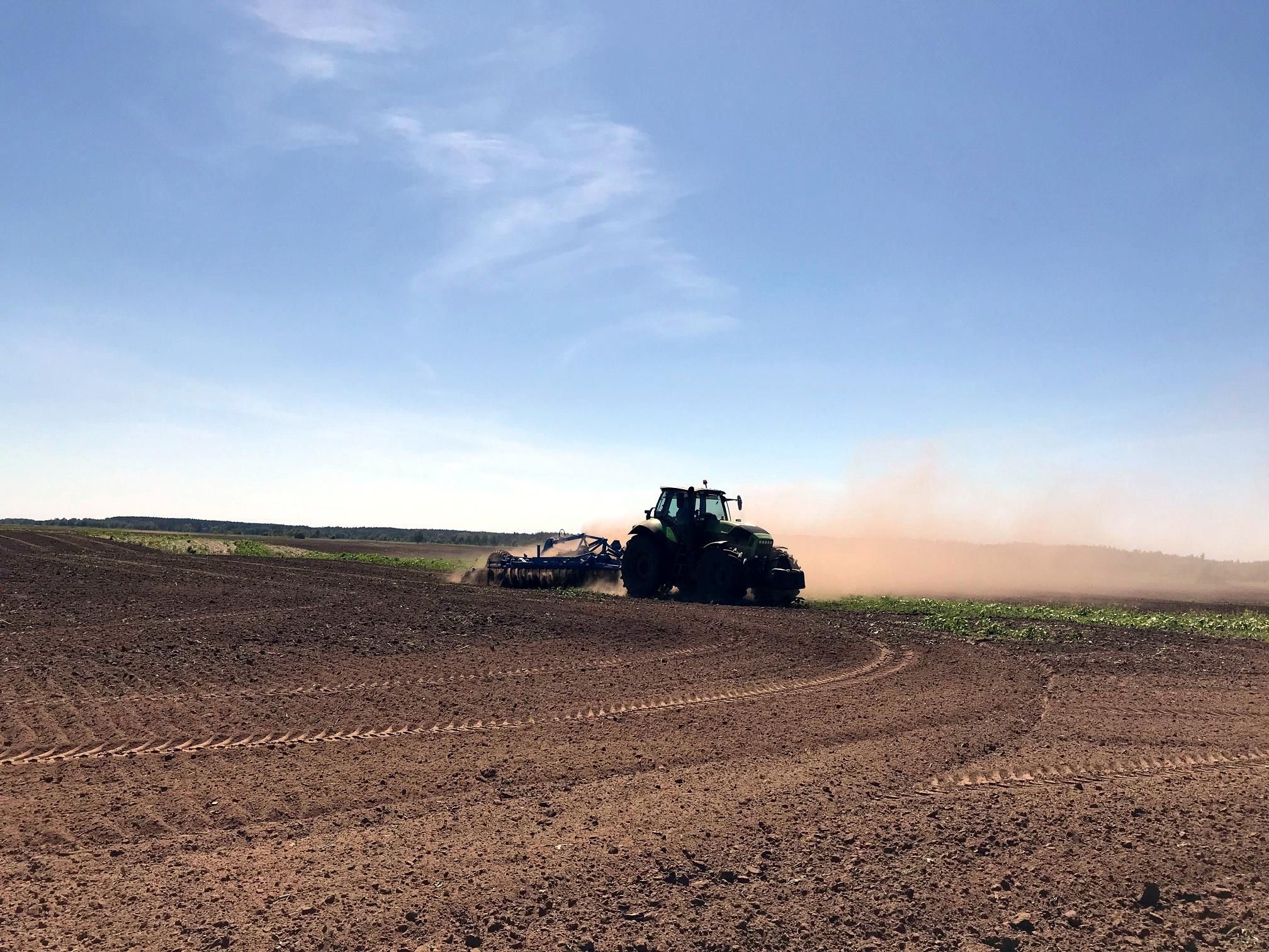 Депутаты-лоббисты агрохолдигов пытаются блокировать работу налогового комитета ВР, – блогер Депутаты-лоббисты агрохолдигов пытаются блокировать работу налогового комитета ВР, – блогер