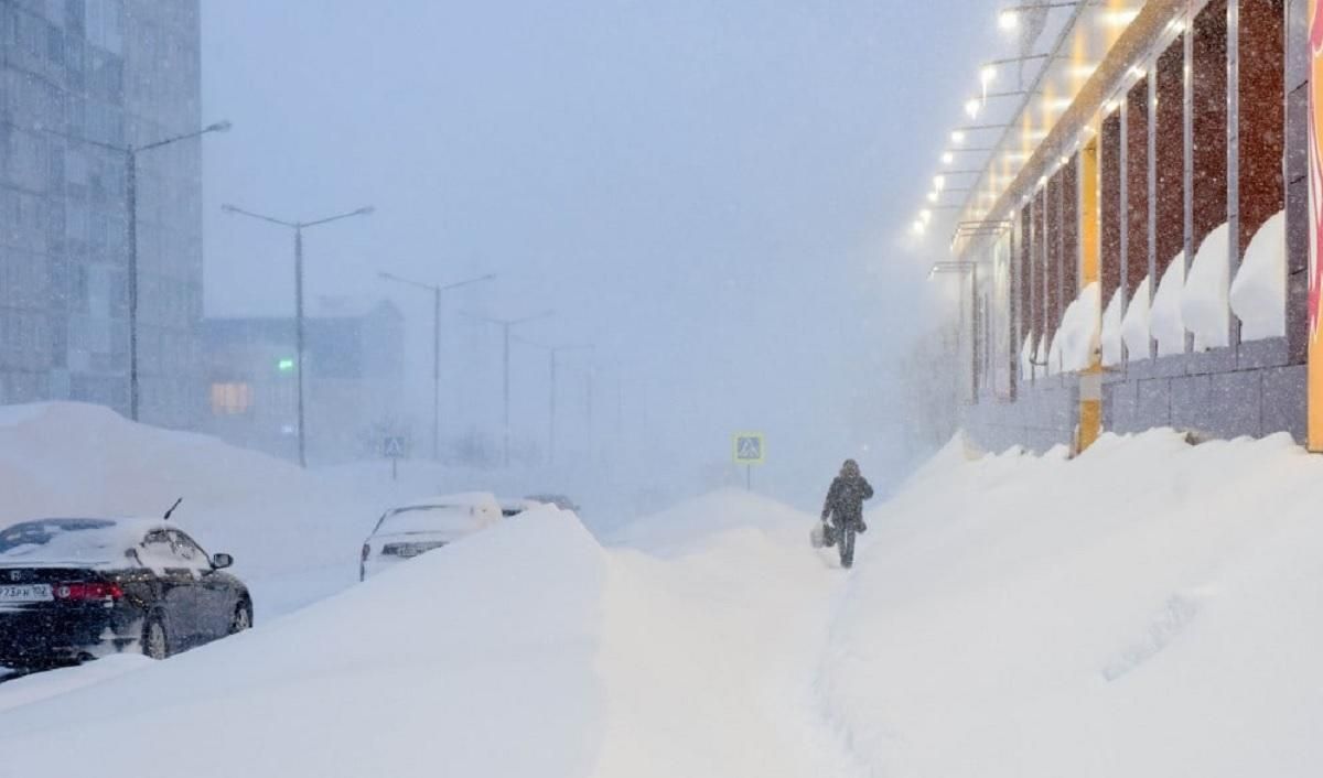 Сніг у Норильську: намети сягають зросту людини - фото, відео