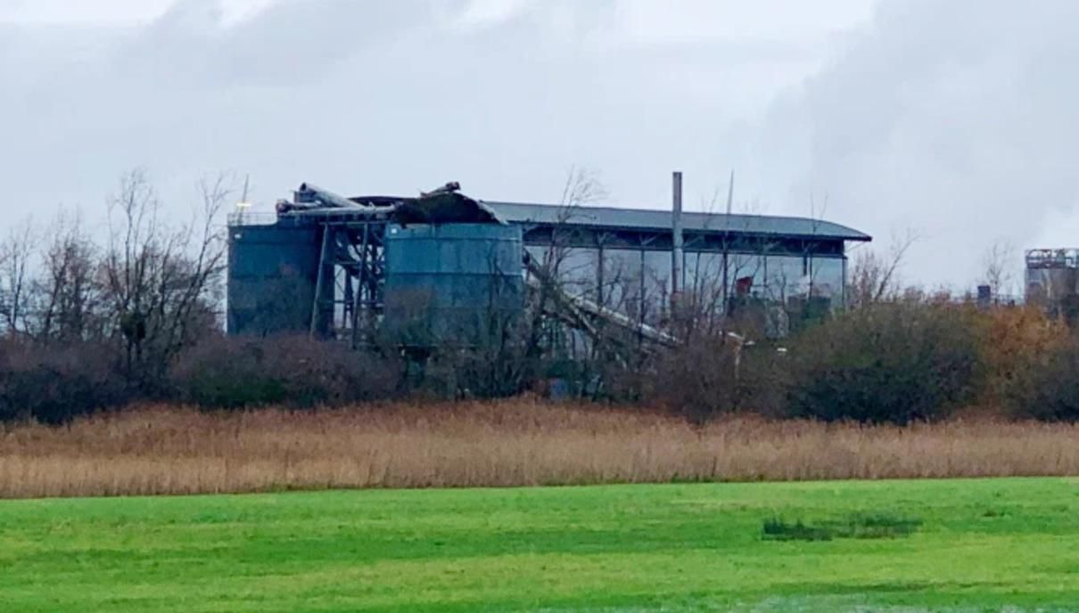 Взрыв в промзоне вблизи Бристоля, Великобритания, 03.12.2020: фото Взрыв в промзоне вблизи Бристоля, Великобритания, 03.12.2020: фото