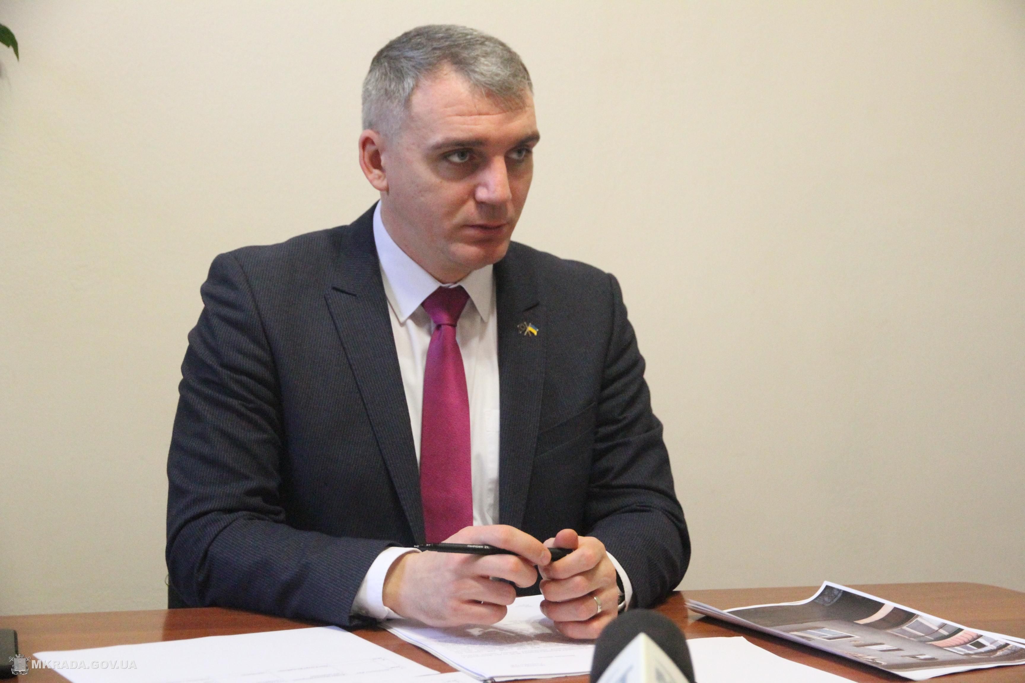 Брехлива інформація, – мер Миколаєва про бійки за кисень у лікарнях Брехлива інформація, – мер Миколаєва про бійки за кисень у лікарнях