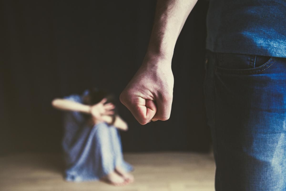 Проблема домашнего насилия в Украине: как реагирует государство