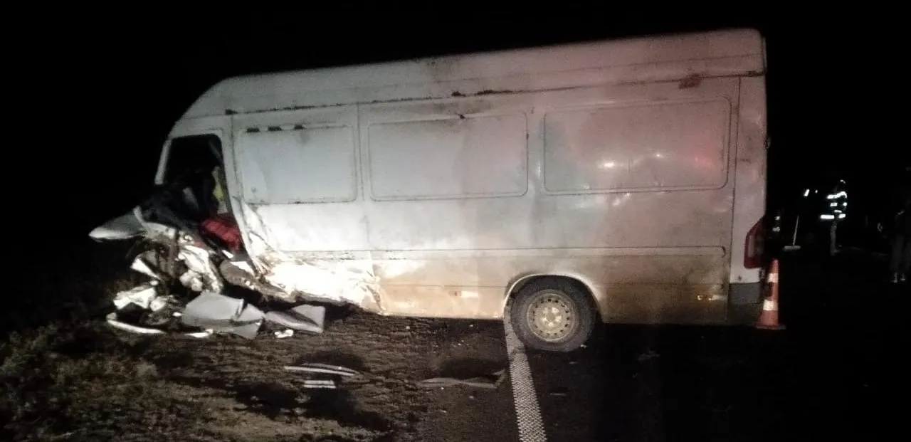 Зіткнулись Mercedes Sprinter та Opel Omega Зіткнулись Mercedes Sprinter та Opel Omega