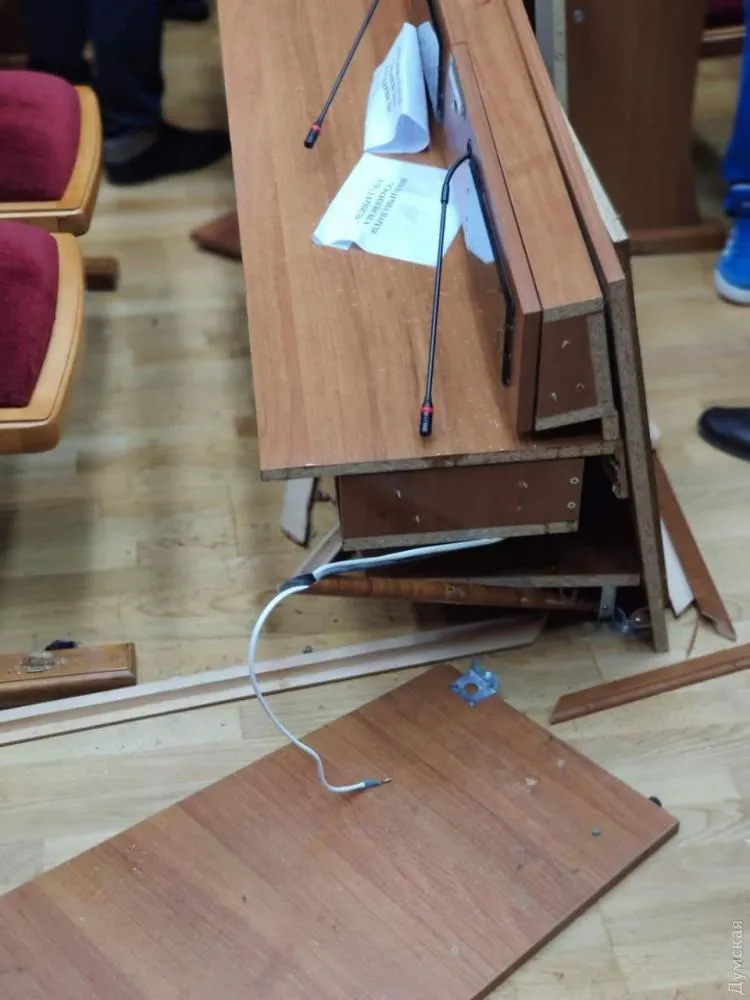 Бійка під час сесії Одеської облради Бійка під час сесії Одеської облради