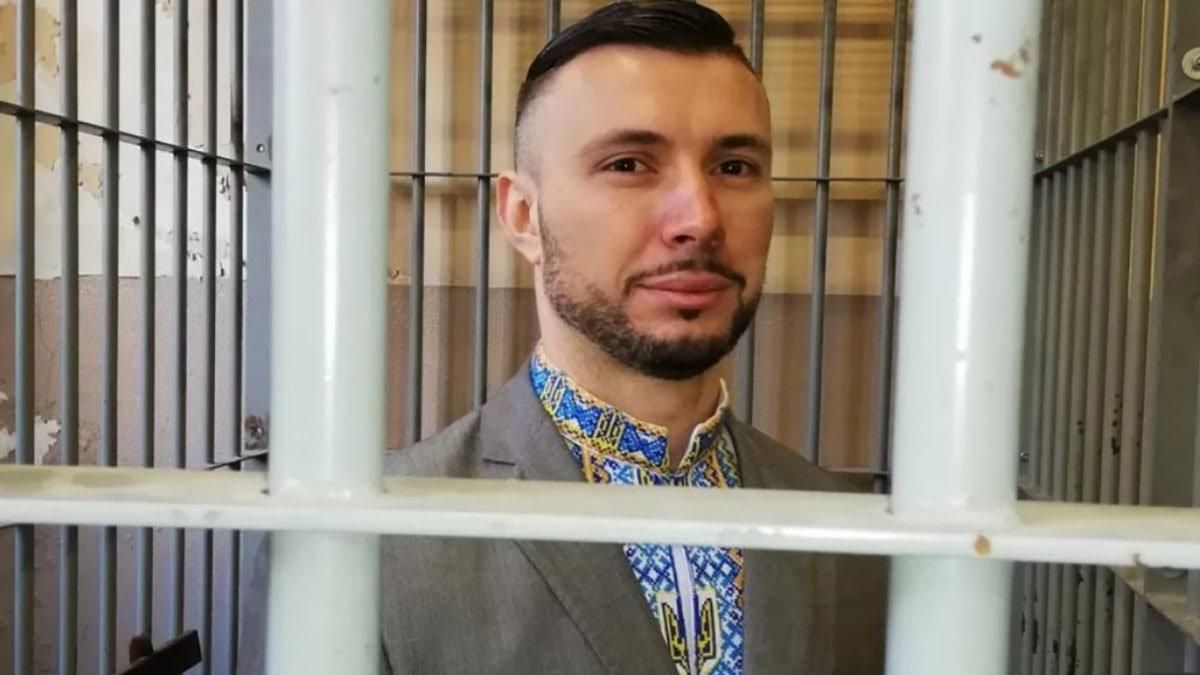 Маркив передал в музей вышиванку с заседания суда в Италии: фото Маркив передал в музей вышиванку с заседания суда в Италии: фото