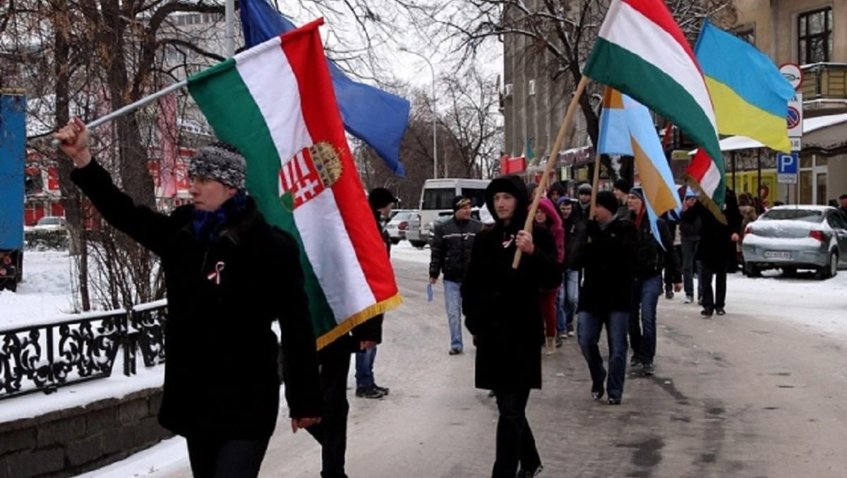 Венгры из Закарпатья получают угрозы: что известно