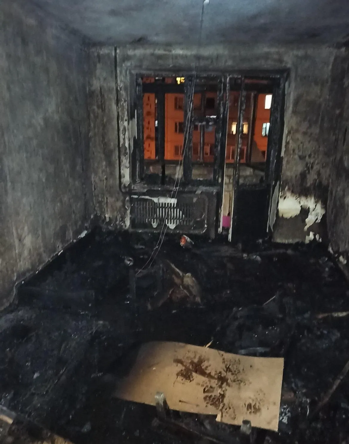 У багатоповерхівці Харкова спалахнула пожежа У багатоповерхівці Харкова спалахнула пожежа