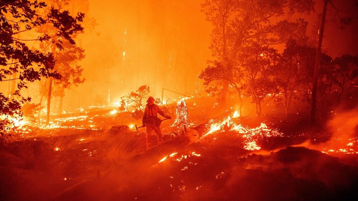 У Каліфорнії знову спалахнули пожежі: тисячі людей евакуюють – фото, відео