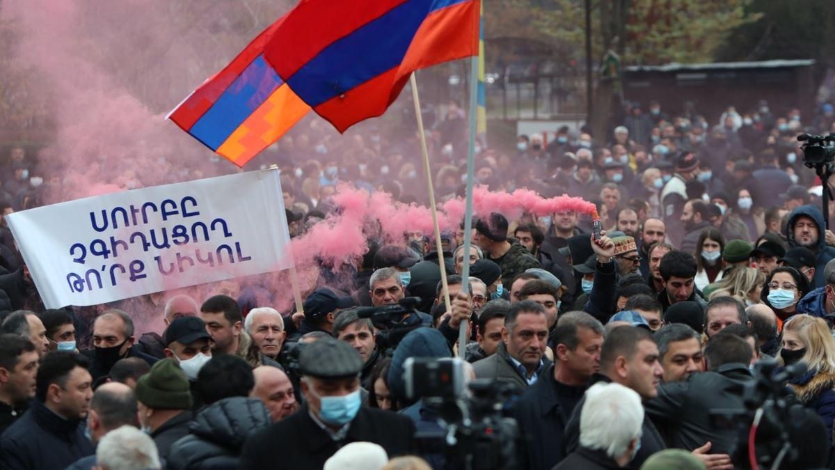 В Єревані – протести: люди поставили Пашиняну ультиматум – відео