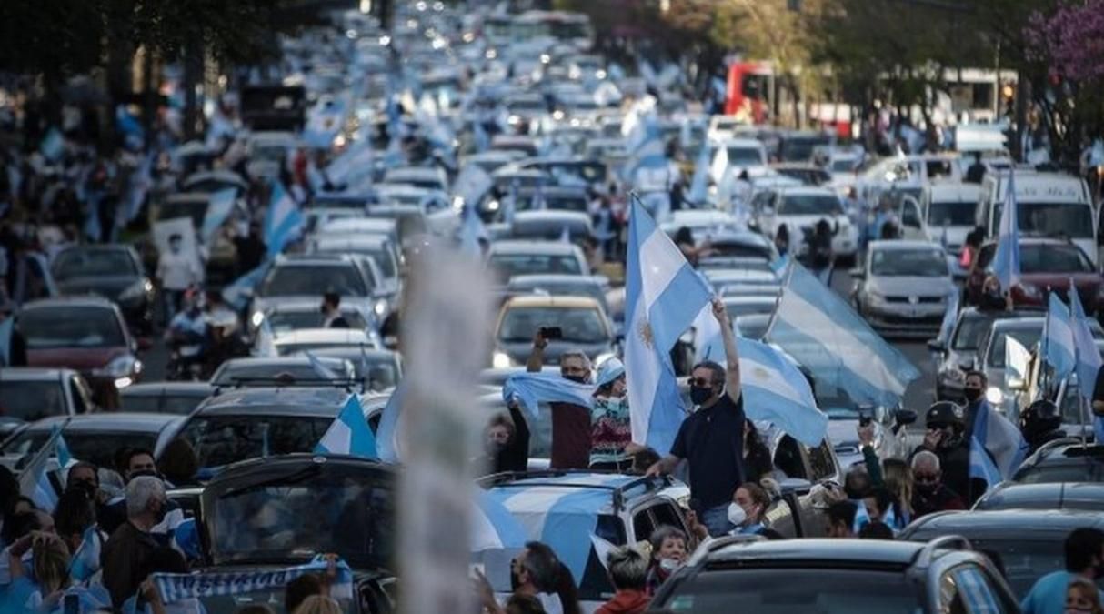 Аргентина ввела налог миллионеров: на что потратят деньги