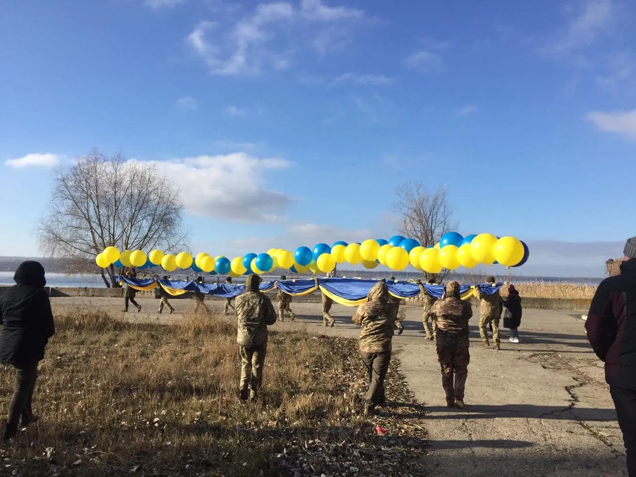 Над Горлівкою запустили український прапор 