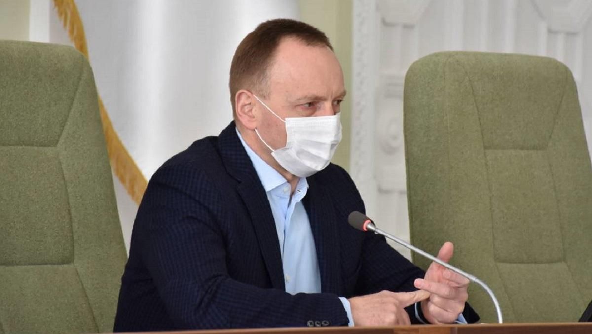 Владислав Атрошенко заговорил воровским жаргоном: видео курьеза Владислав Атрошенко заговорил воровским жаргоном: видео курьеза