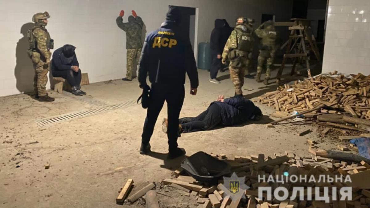 В Черновцах задержали фермера, который заказал похищение коллеги В Черновцах задержали фермера, который заказал похищение коллеги