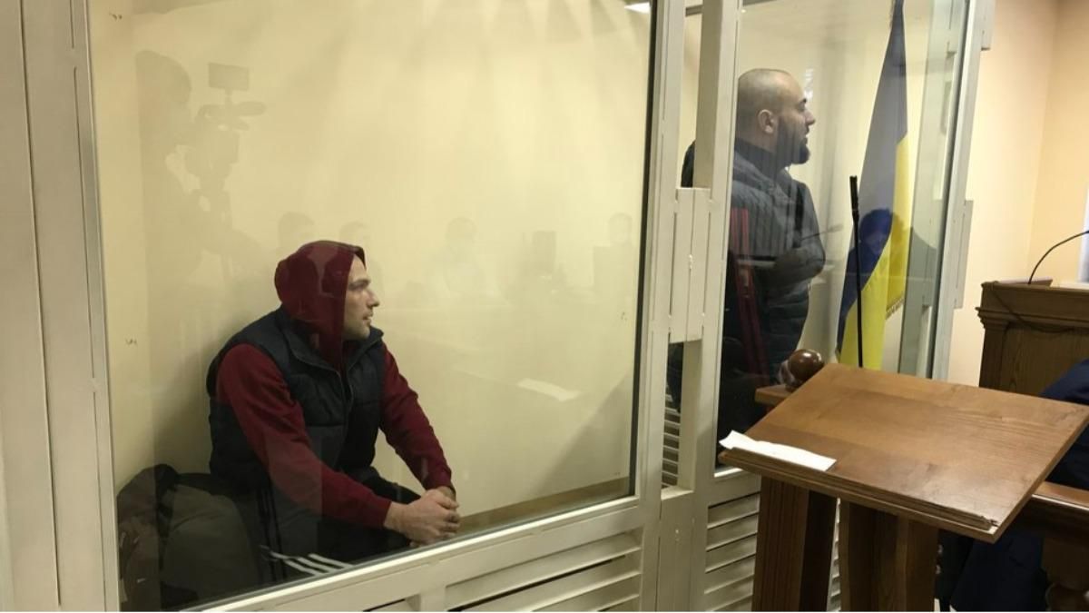 Переквалифицировали дело: напавших на Устименко осудили условно