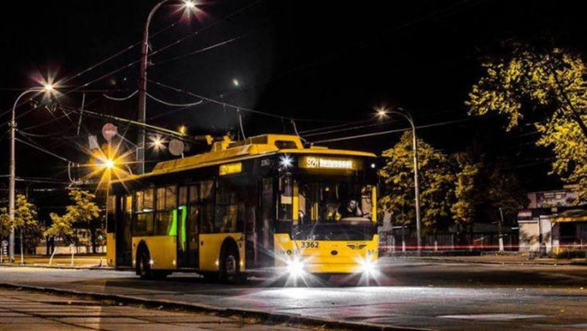 В Киеве на одну ночь изменят движение троллейбусов В Киеве на одну ночь изменят движение троллейбусов