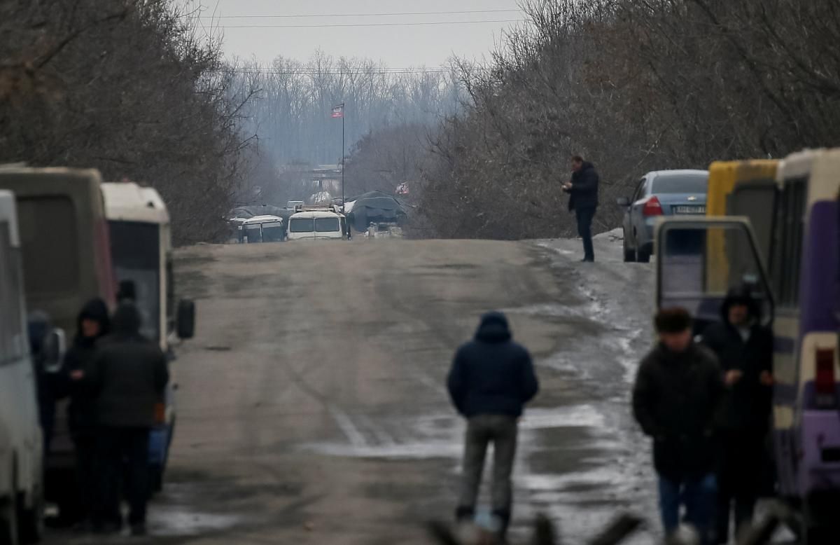 Троє громадян Франції можуть бути причетні до незаконних поставок на територію ОРДЛО 