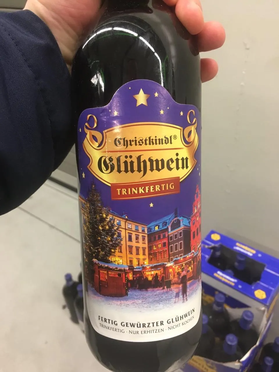 Готувався до свят: львівські митники вилучили 200 літрів контрабандного вина – фото