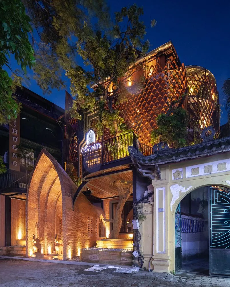 Вечірній вигляд храму–ресторану / Фото Archdaily Вечірній вигляд храму–ресторану / Фото Archdaily