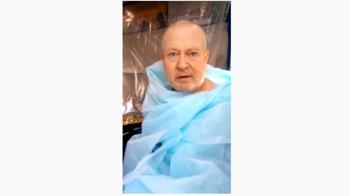 Чоловік, якого швидка напівголим вивозила з COVID-лікарні у Нікополі, потрапив у реанімацію Чоловік, якого швидка напівголим вивозила з COVID-лікарні у Нікополі, потрапив у реанімацію