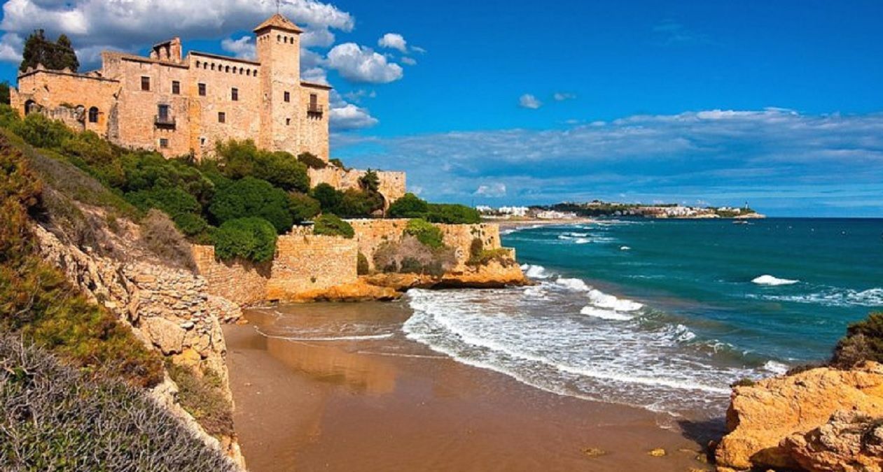 Испания планирует снова принимать туристов: когда именно Испания планирует снова принимать туристов: когда именно