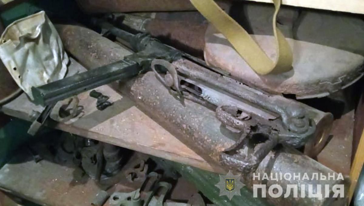 На Житомирщині чоловік у підвалі будинку музей боєприпасів На Житомирщині чоловік у підвалі будинку музей боєприпасів