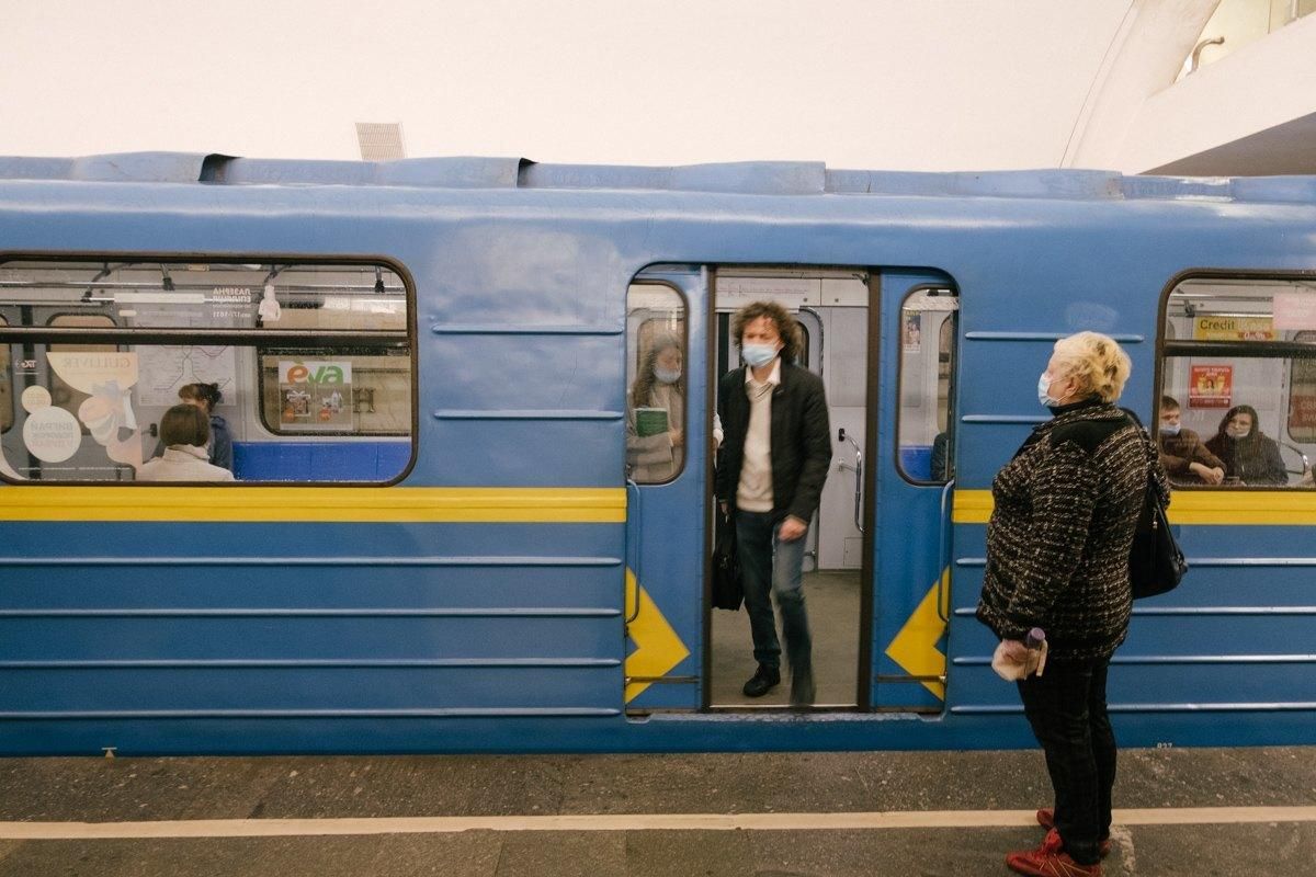 Обмеження в Києві під час локдауну: чи закриють метро, який транспорт може припинити роботу