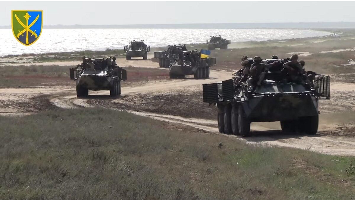 Українські військові вчилися відбивати напад Росії з моря: відео
