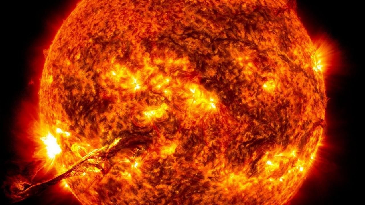Сонячний спалах накрив Землю до 10 грудня - чого чекати