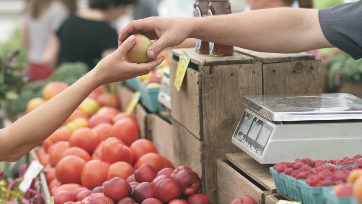 Формальному власникові ринку "Столичний" пред'явили підозру за статтею "шахрайство", – джерело